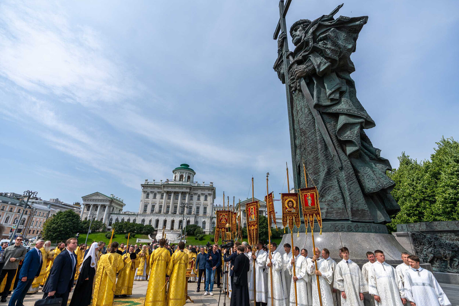 POKRSTENIE RUSI SI PRIPOMENULI V MOSKVE A KYJEVE